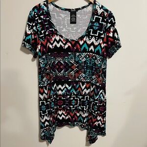 Premise Ladies Colorful Geometric PrintTop SZ L  short sleeve